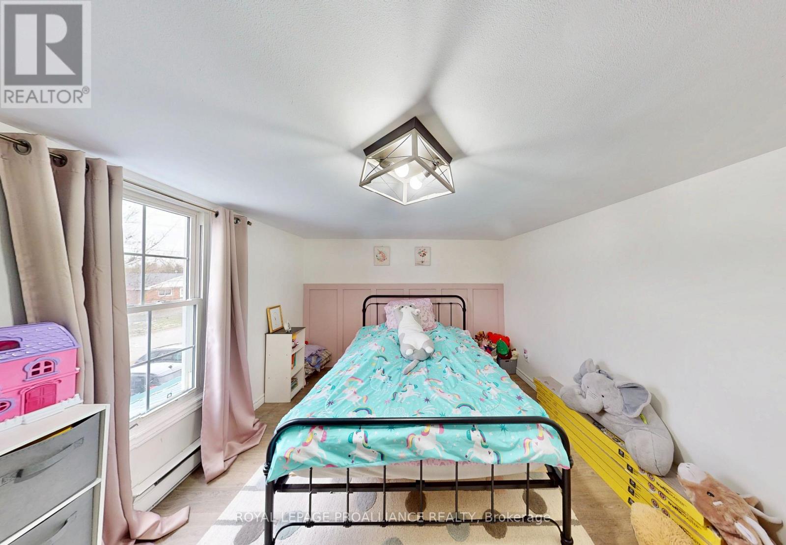 32 Mcnichol Avenue, Quinte West (Trenton Ward), Ontario  K8V 2R6 - Photo 17 - X12868346