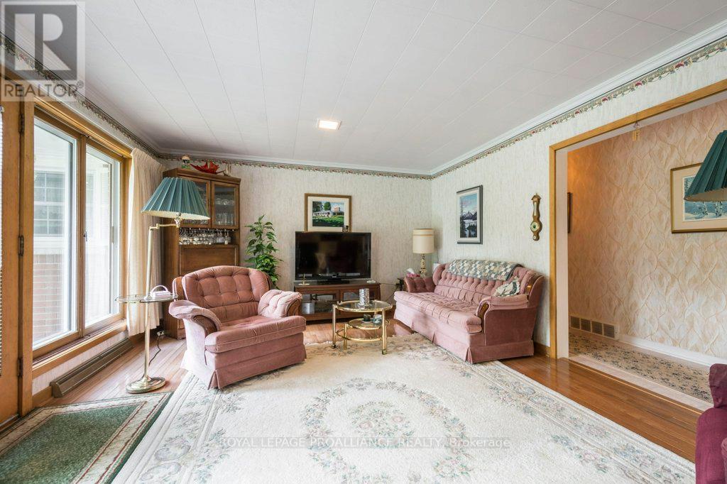 9 Parkview Heights, Quinte West (Trenton Ward), Ontario  K8V 5L9 - Photo 14 - X12869440