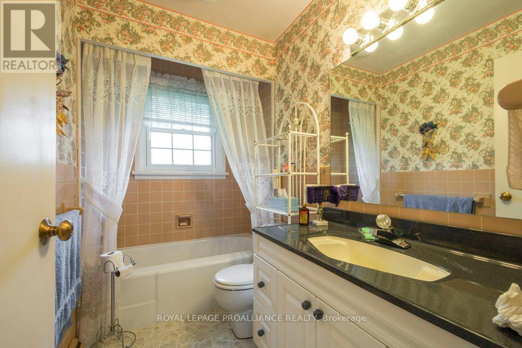 9 Parkview Heights, Quinte West (Trenton Ward), Ontario  K8V 5L9 - Photo 22 - X12869440