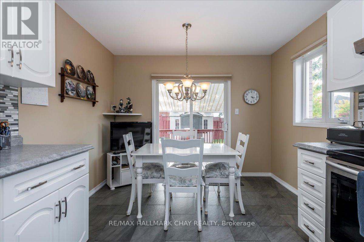 84 Pringle Drive, Barrie, Ontario  L4N 0R2 - Photo 9 - S12867308