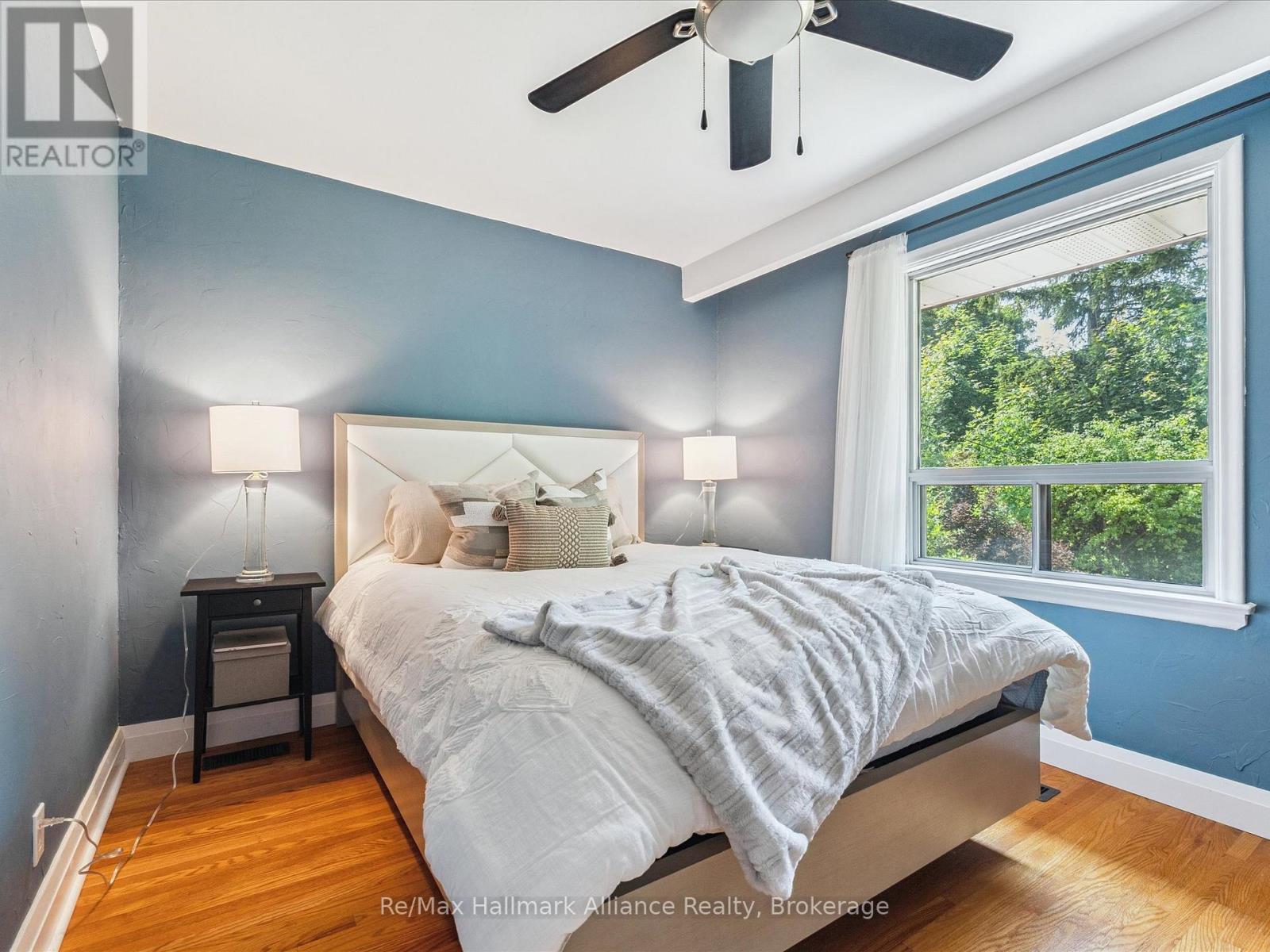 300 Burton Road, Oakville, Ontario  L6K 2K8 - Photo 14 - W12869942