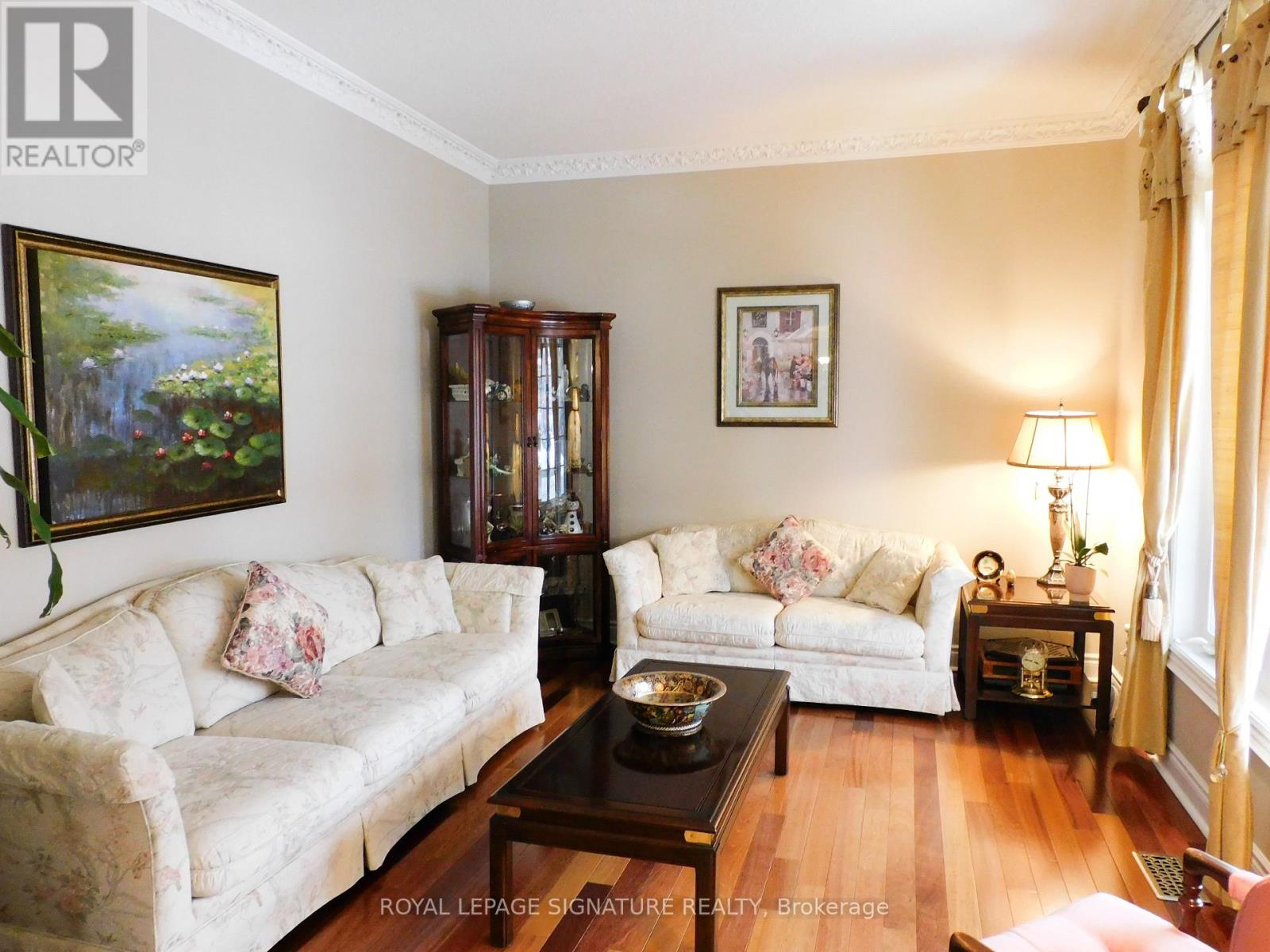 1590 Hallstone Road, Brampton, Ontario  L6Y 5K8 - Photo 3 - W12858238