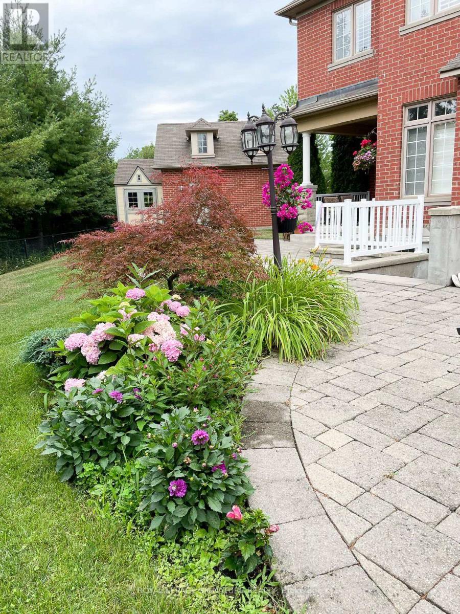 1590 Hallstone Road, Brampton, Ontario  L6Y 5K8 - Photo 49 - W12858238