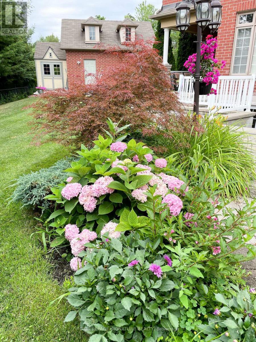 1590 Hallstone Road, Brampton, Ontario  L6Y 5K8 - Photo 50 - W12858238