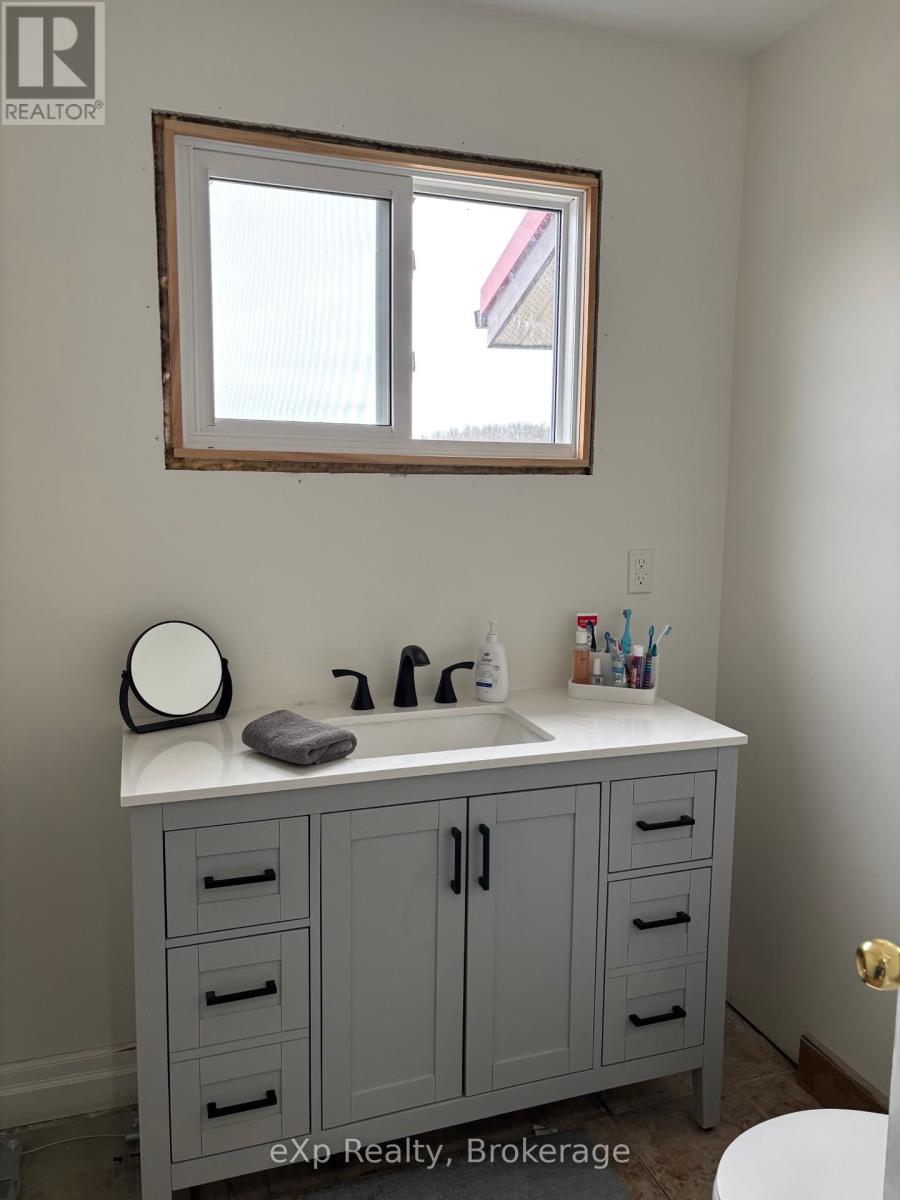 144 Cargill  (Main Street) Road, Brockton, Ontario  N0G 1J0 - Photo 17 - X12869954