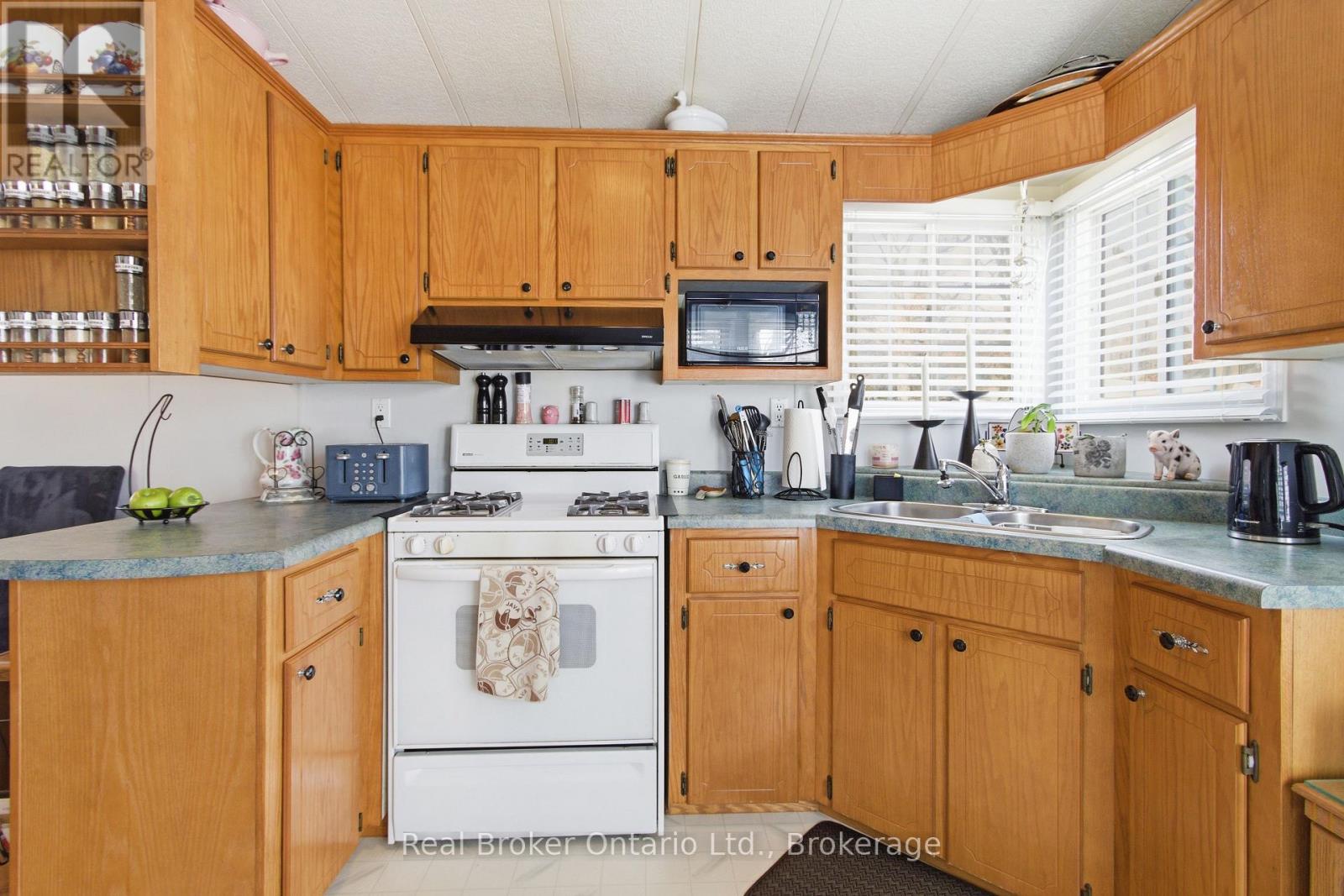 428 Pine Pass, Centre Wellington, Ontario  N1M 2W5 - Photo 19 - X12870108