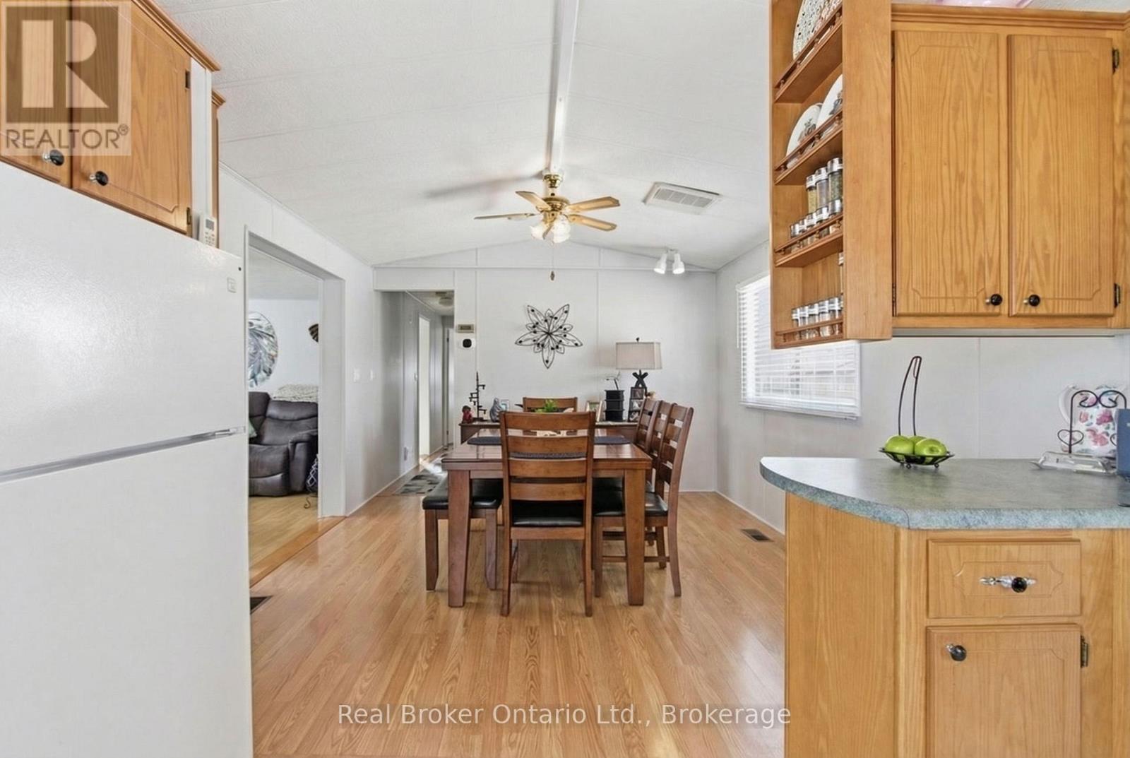 428 Pine Pass, Centre Wellington, Ontario  N1M 2W5 - Photo 20 - X12870108