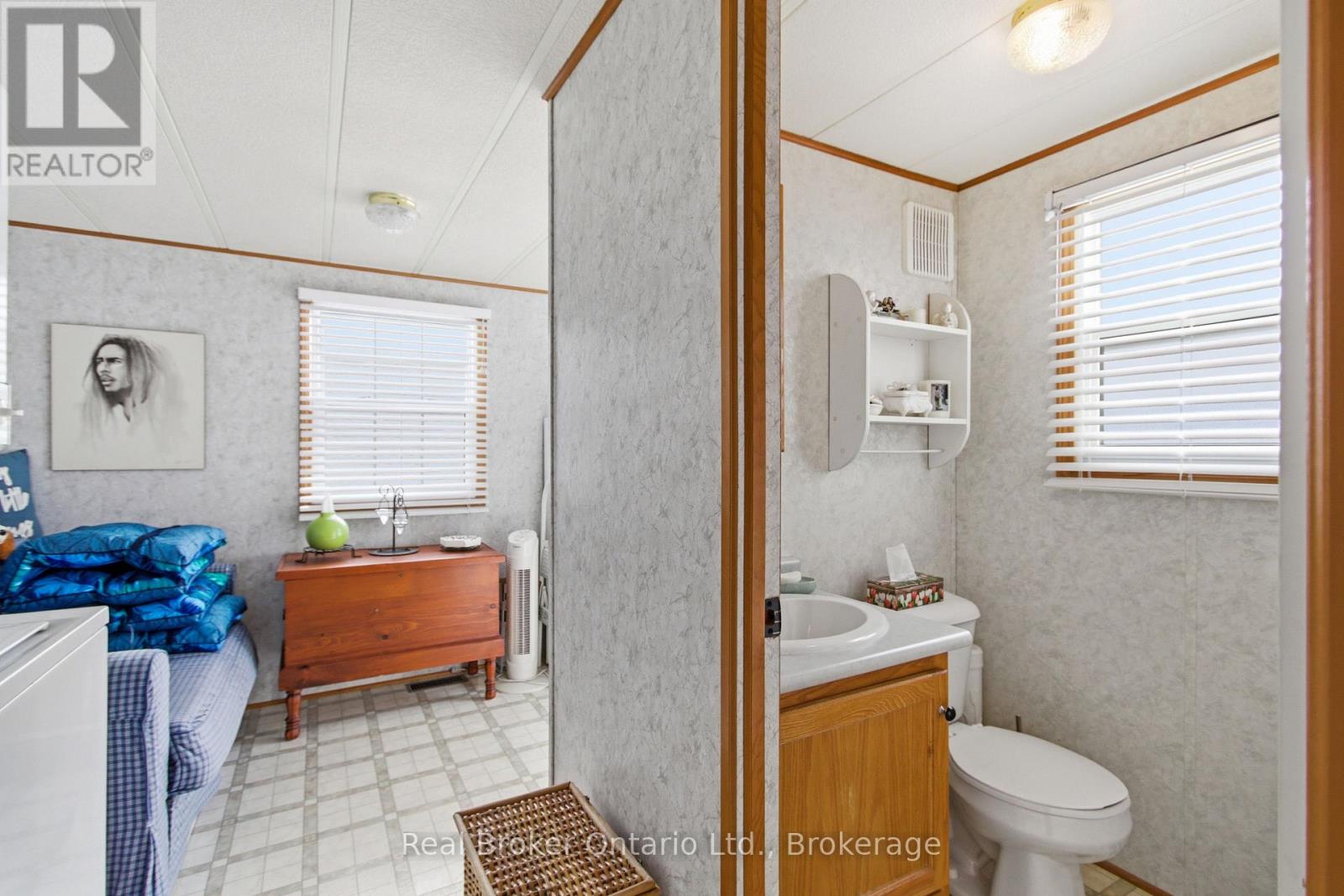 428 Pine Pass, Centre Wellington, Ontario  N1M 2W5 - Photo 31 - X12870108