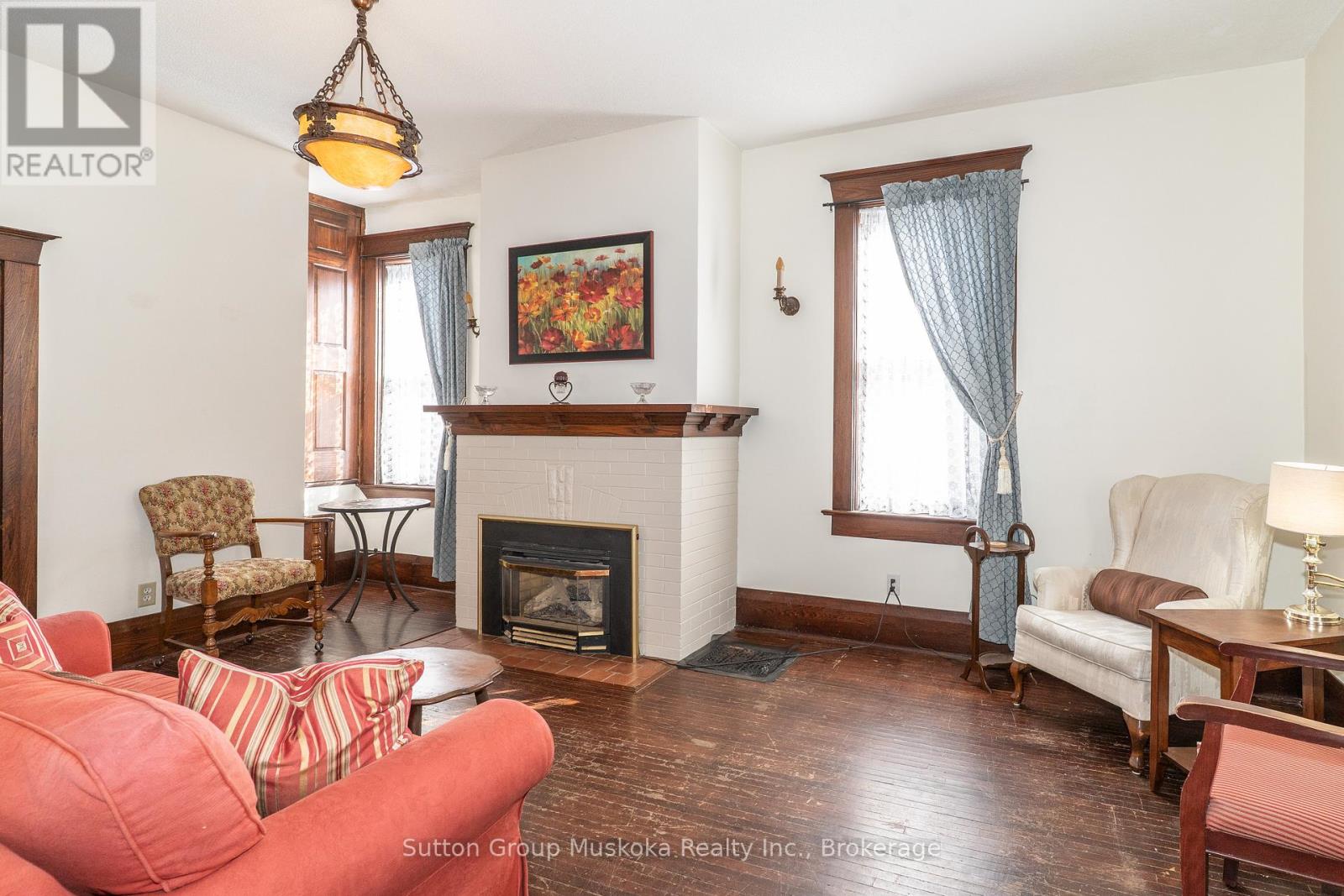 24 Mary Street W, Huntsville, Ontario  P1H 1V3 - Photo 2 - X12870140