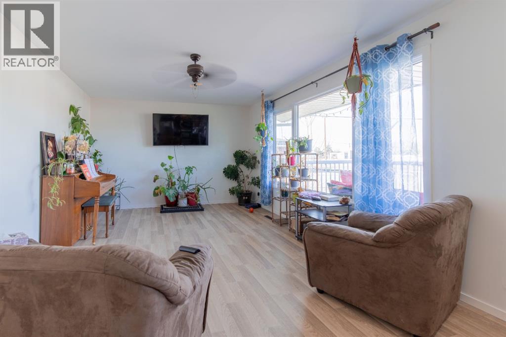 529 Watson Avenue, Picture Butte, Alberta  T0K 1V0 - Photo 4 - A2290741