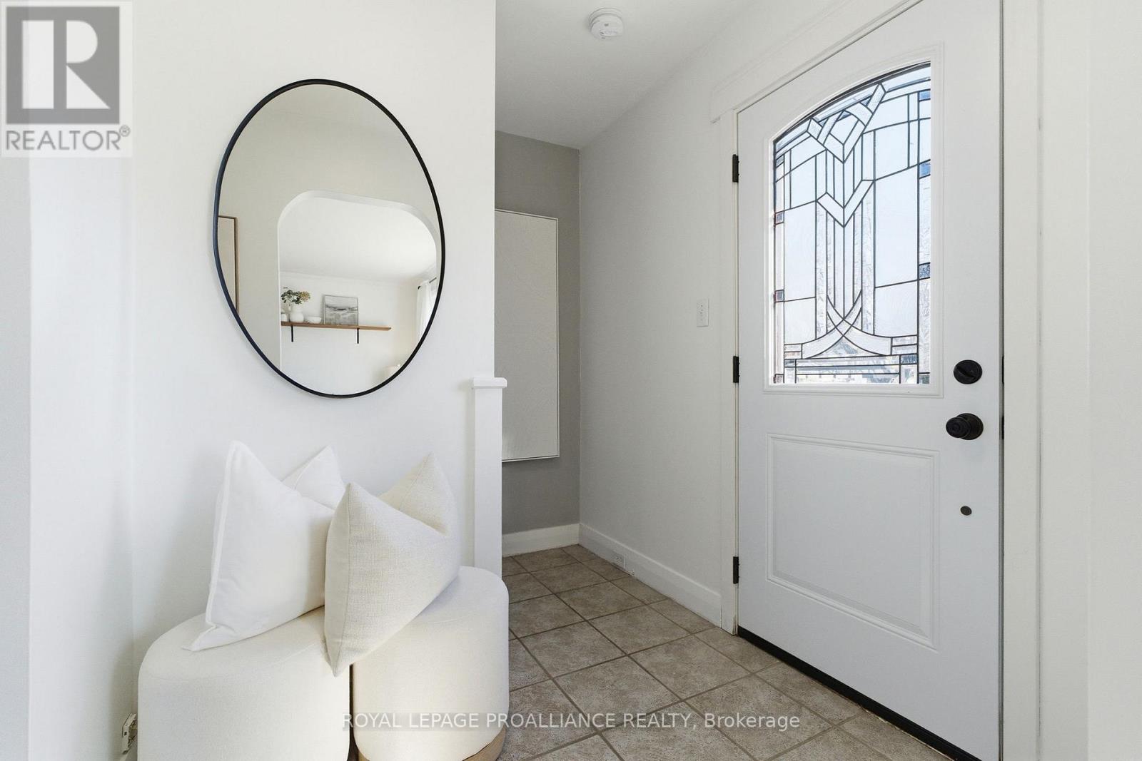 154 Munroe Street, Cobourg, Ontario  K9A 1C1 - Photo 4 - X12870024