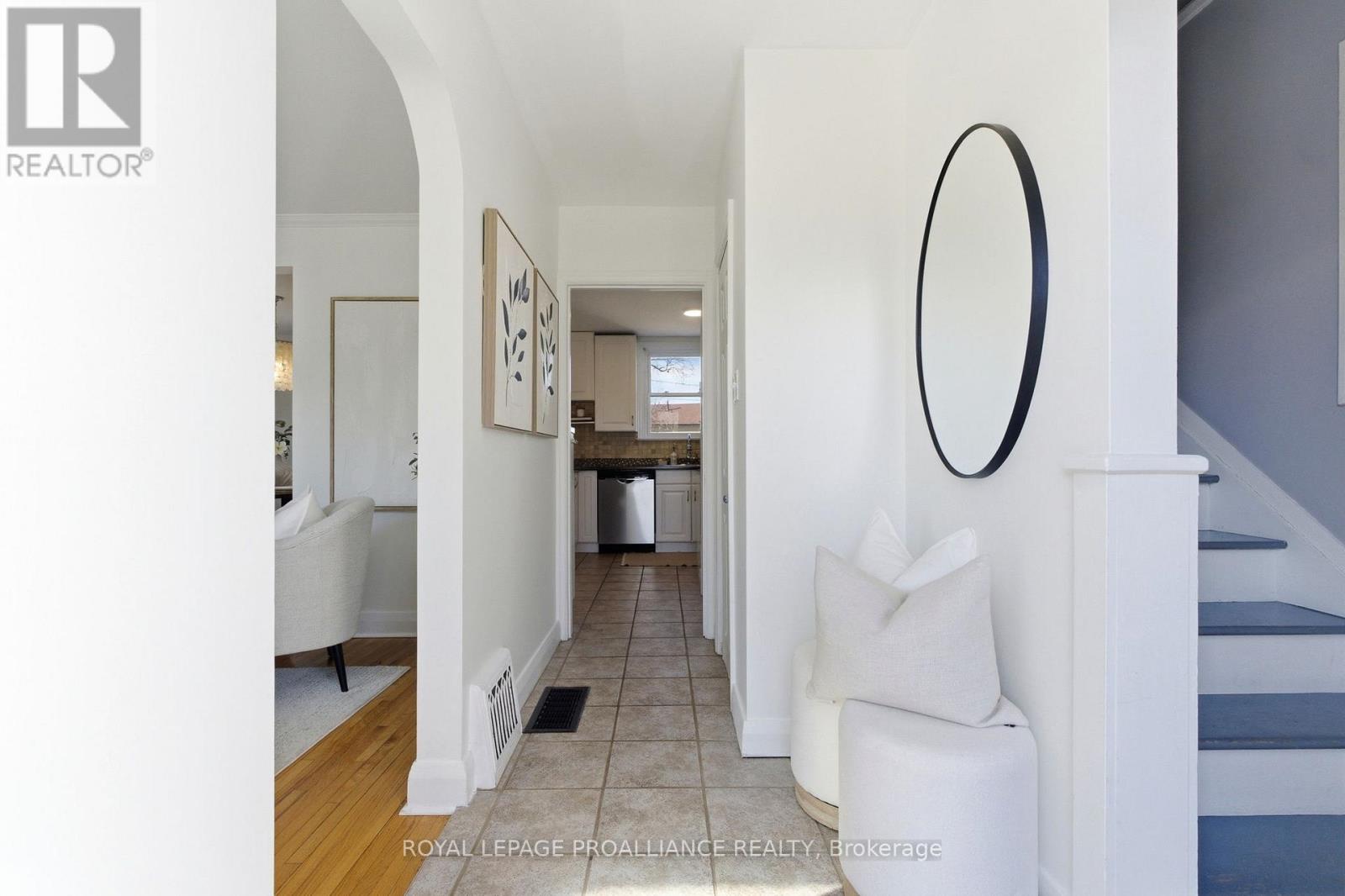 154 Munroe Street, Cobourg, Ontario  K9A 1C1 - Photo 5 - X12870024