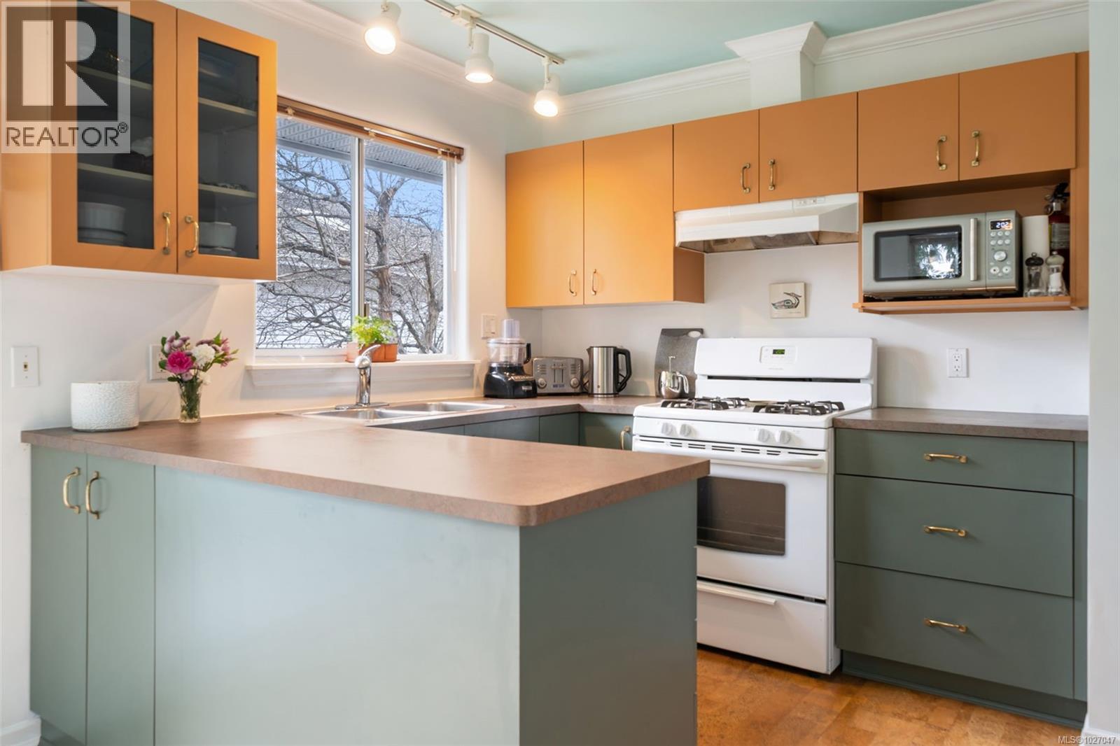 4 890 Admirals Rd, Esquimalt, British Columbia  V9A 2P1 - Photo 13 - 1027047