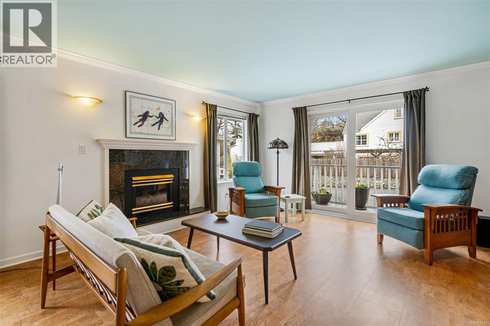 4 890 Admirals Rd, Esquimalt, British Columbia  V9A 2P1 - Photo 2 - 1027047