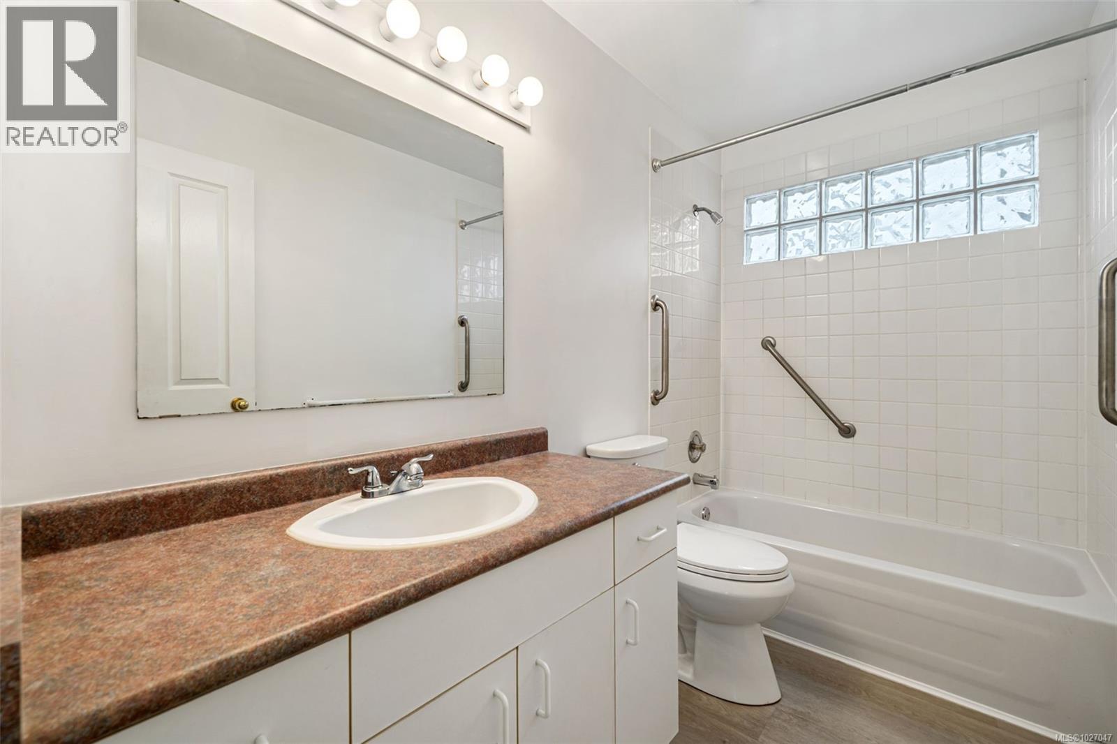 4 890 Admirals Rd, Esquimalt, British Columbia  V9A 2P1 - Photo 25 - 1027047