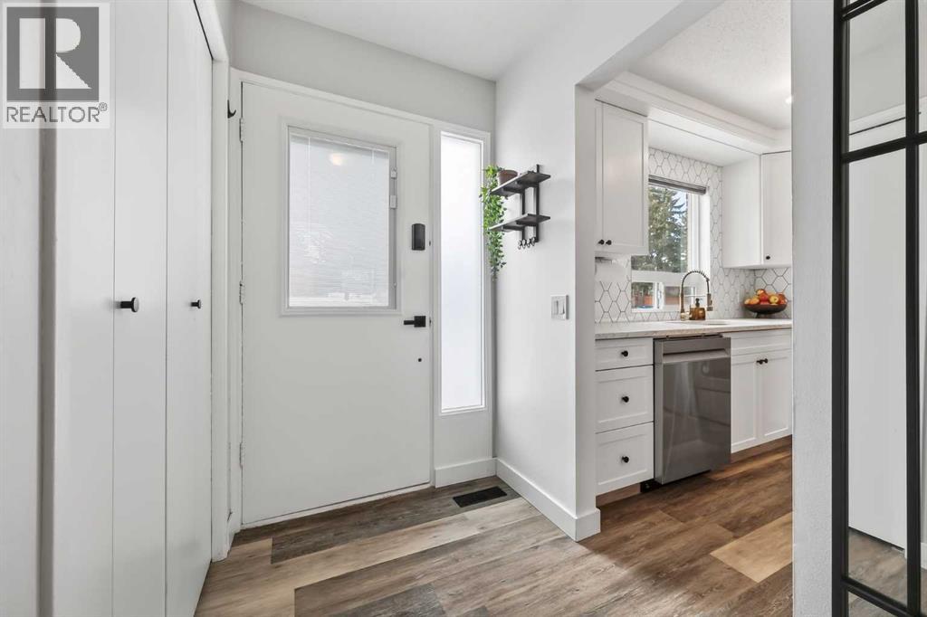 82, 330 Canterbury Drive Sw, Calgary, Alberta  T2W 1H6 - Photo 2 - A2291068