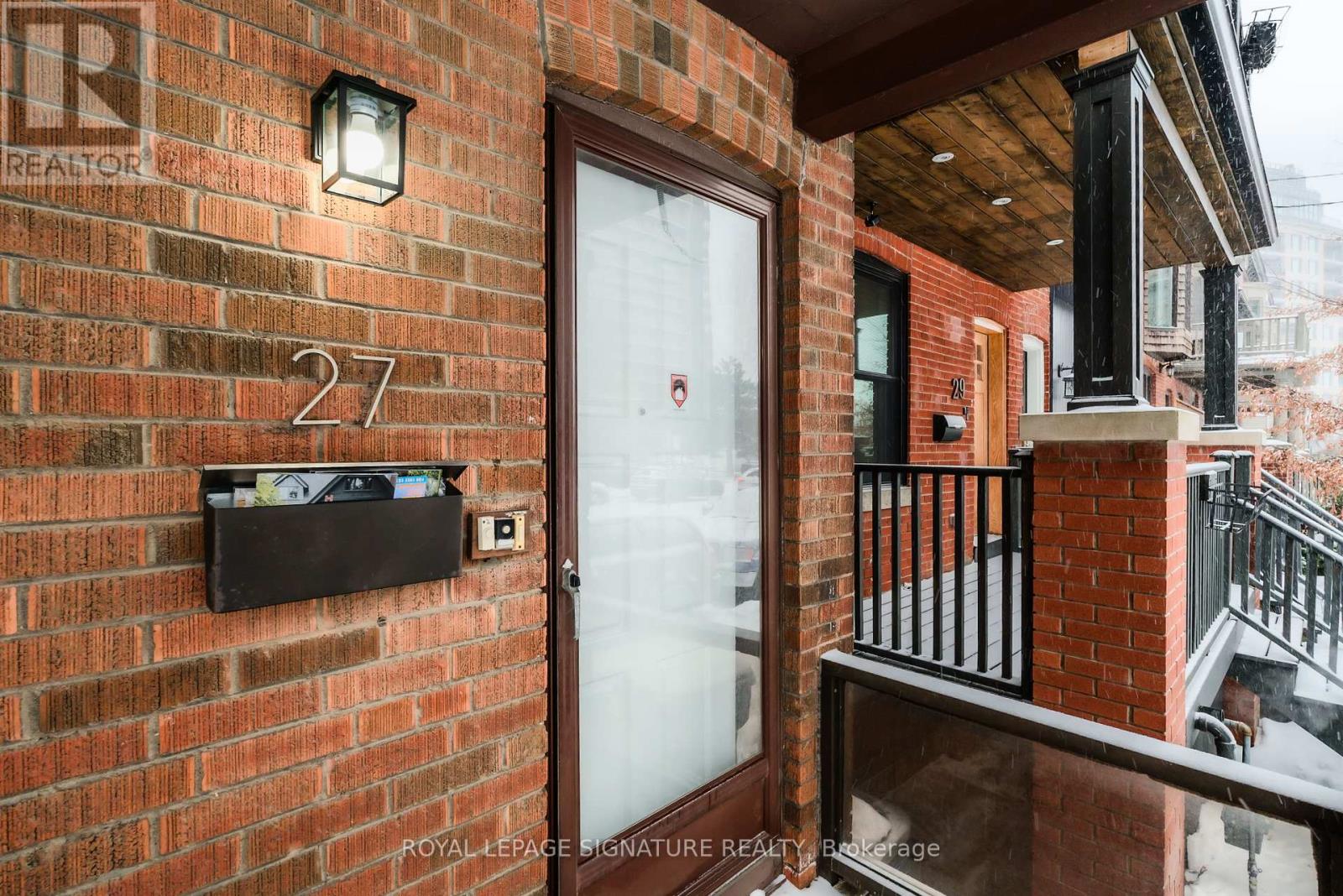 27 Hillsboro Avenue, Toronto, Ontario  M5R 1S6 - Photo 2 - C12870052