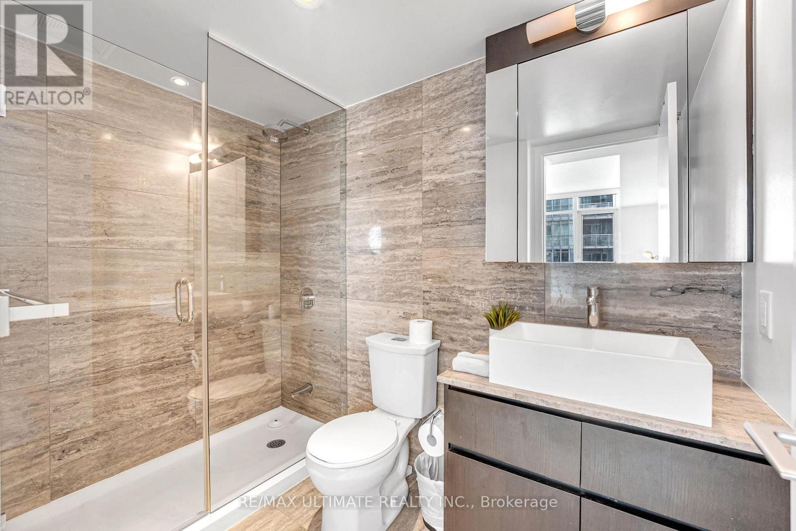 2109 - 15 Iceboat Terrace, Toronto, Ontario  M5V 4A5 - Photo 10 - C12870098