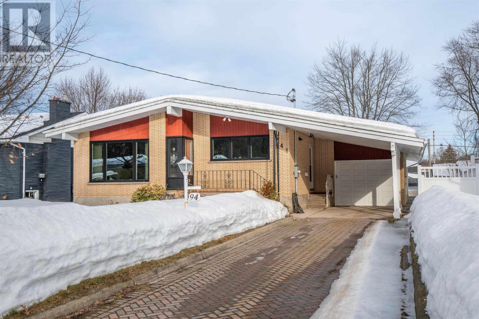 94 Florwin Dr, Sault Ste. Marie, Ontario  P6A 4J1 - Photo 1 - SM260458