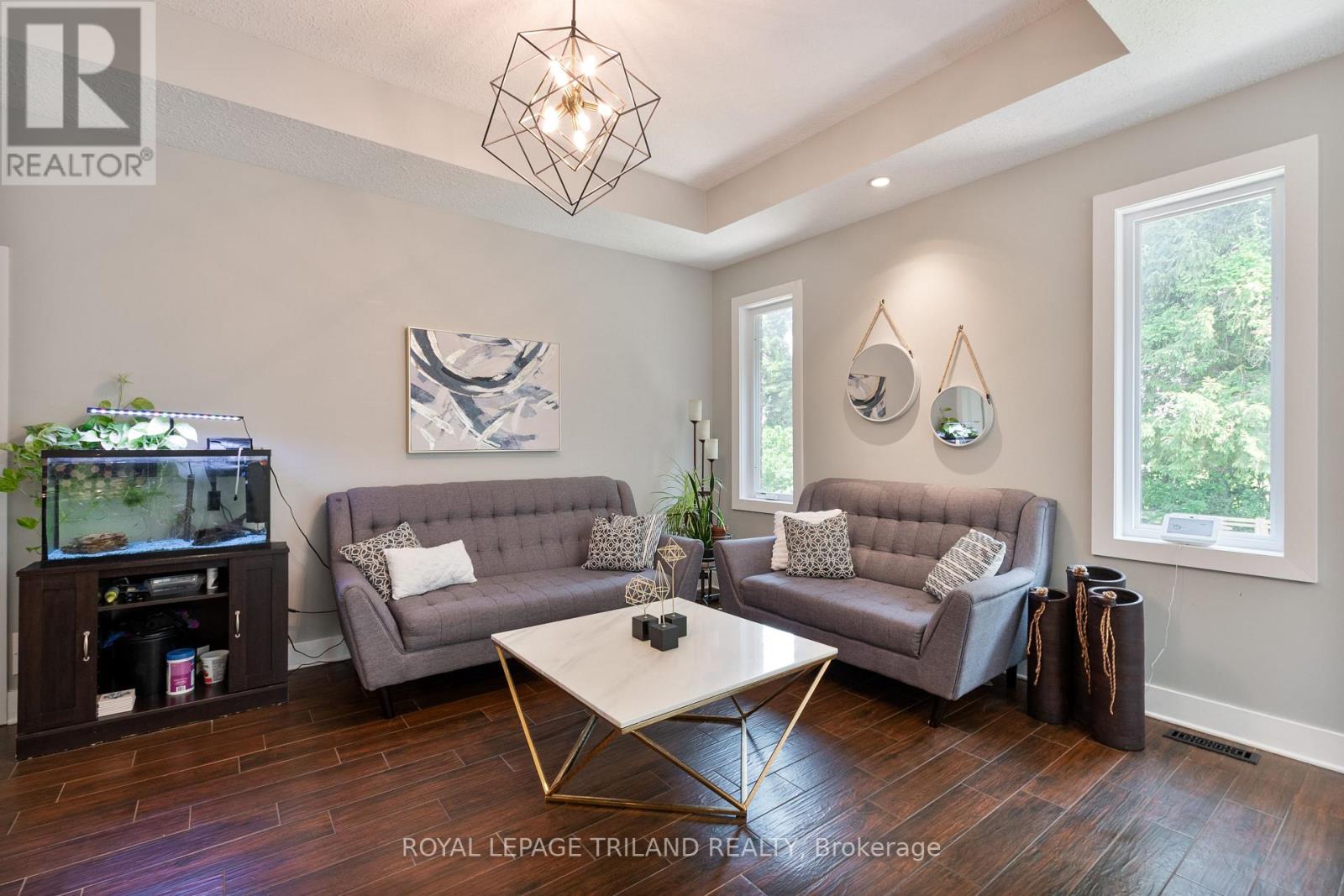 681 Bennett Crescent, Strathroy-Caradoc, Ontario  N0L 1W0 - Photo 11 - X12869890