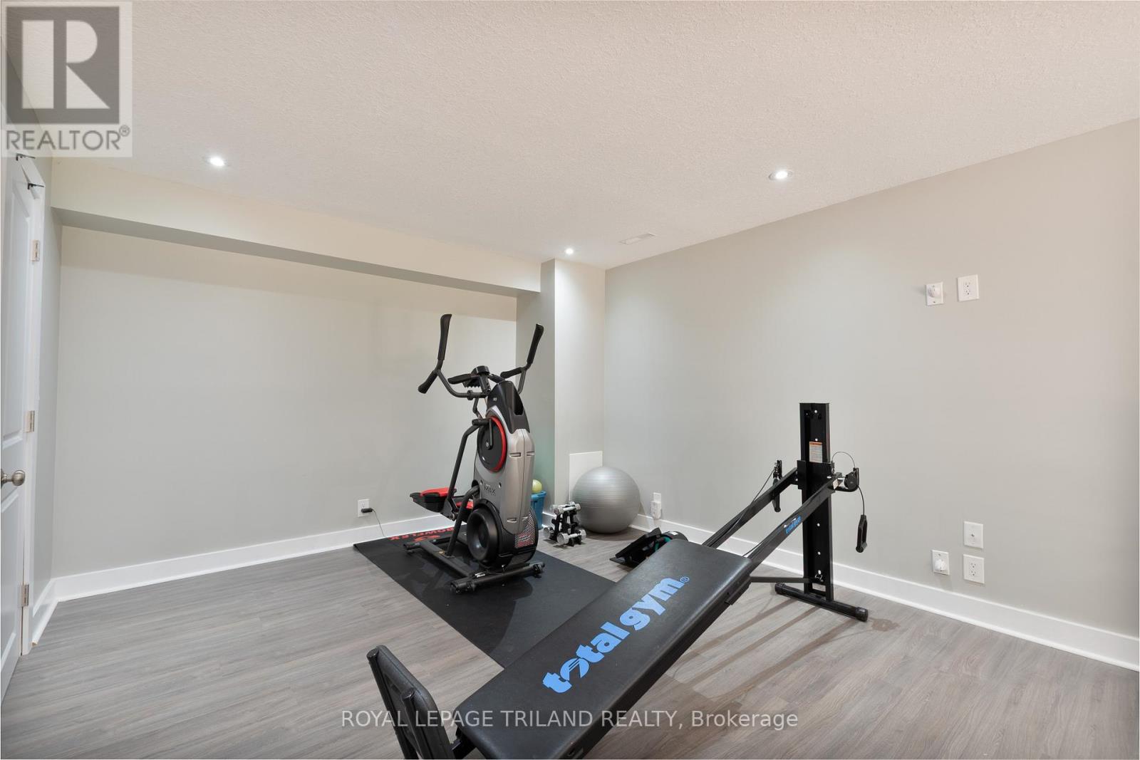 681 Bennett Crescent, Strathroy-Caradoc, Ontario  N0L 1W0 - Photo 24 - X12869890