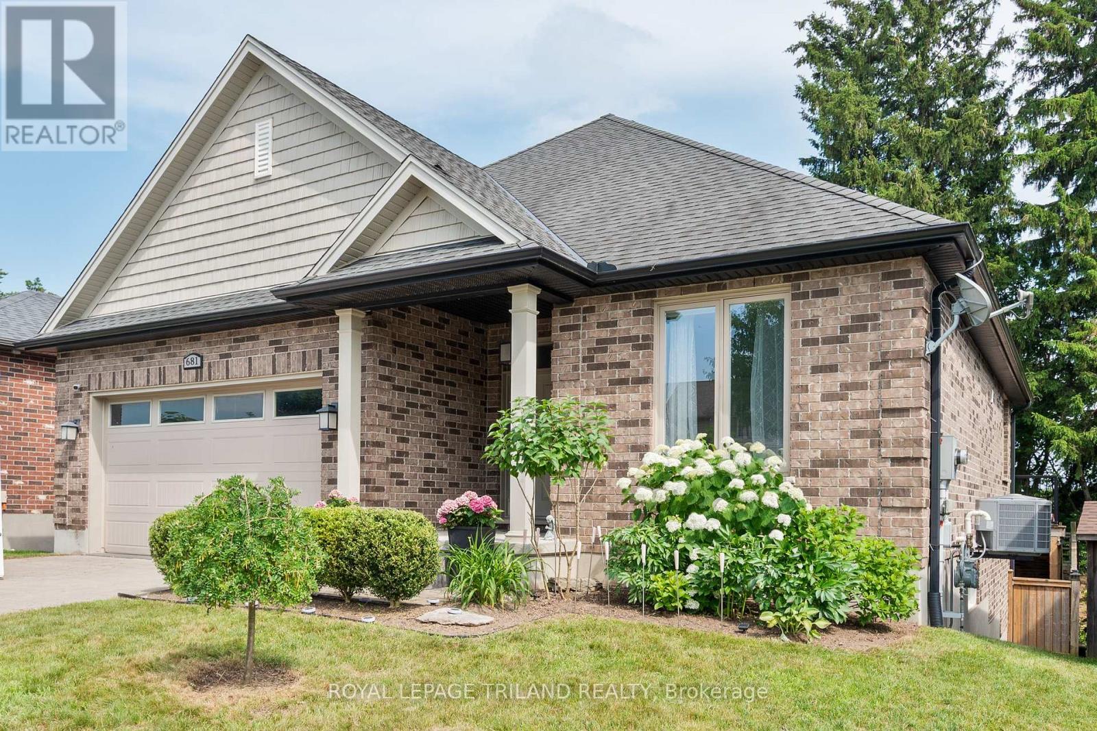 681 Bennett Crescent, Strathroy-Caradoc, Ontario  N0L 1W0 - Photo 3 - X12869890