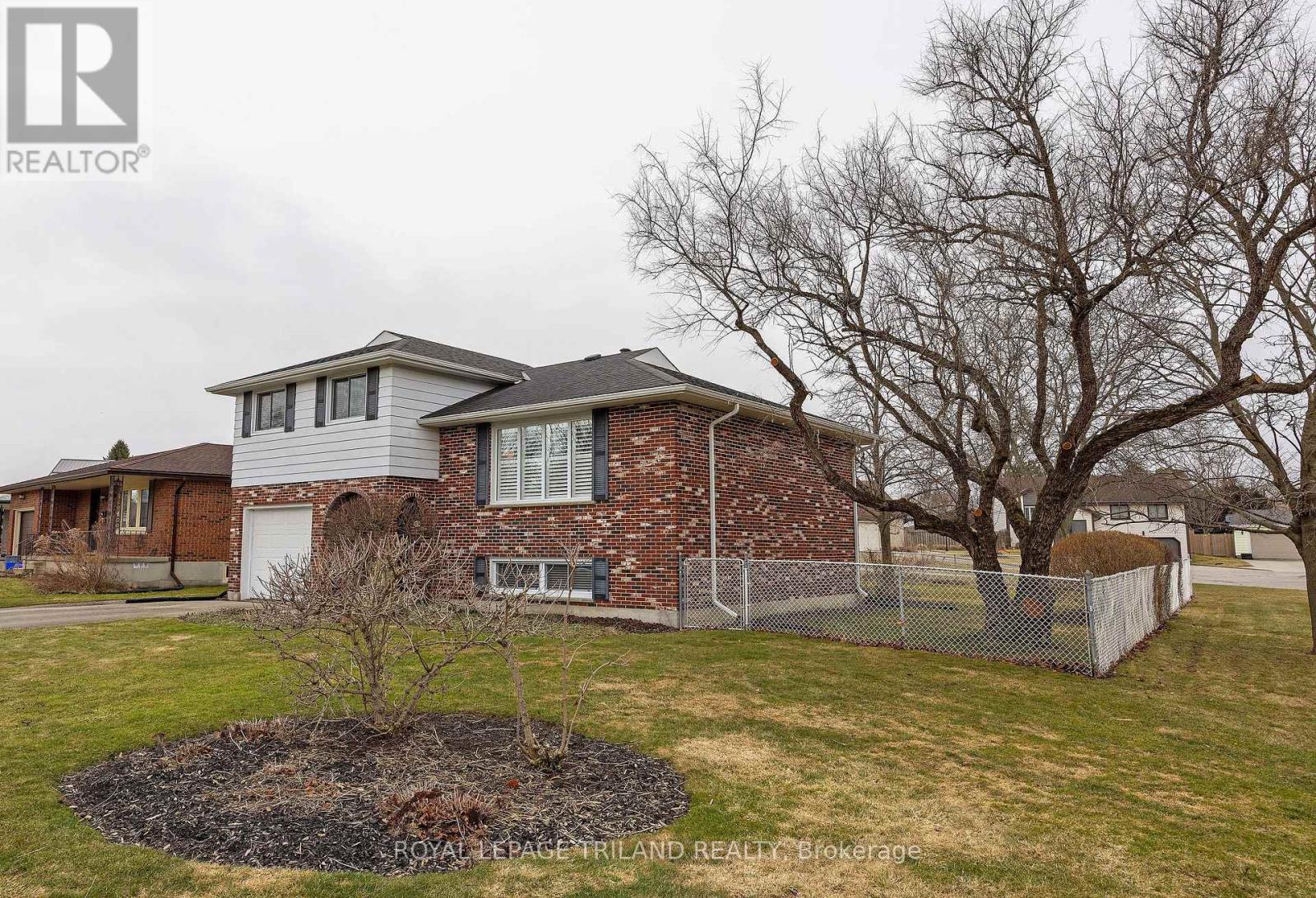 41 Lakeview Circle, St. Thomas, Ontario  N5P 4B7 - Photo 2 - X12869936