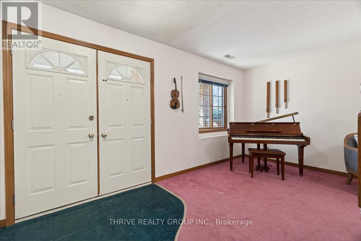 178 Elizabeth Avenue, Ingersoll, Ontario  N5C 3Y2 - Photo 5 - X12869968