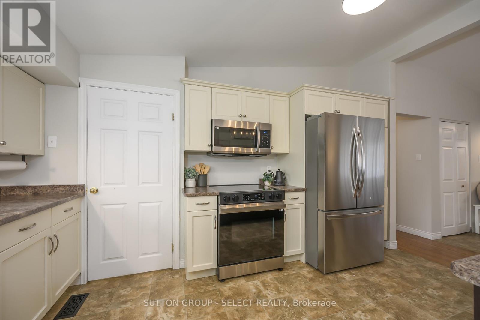 14 Maldon Road, London North, Ontario  N6G 1W1 - Photo 21 - X12869980