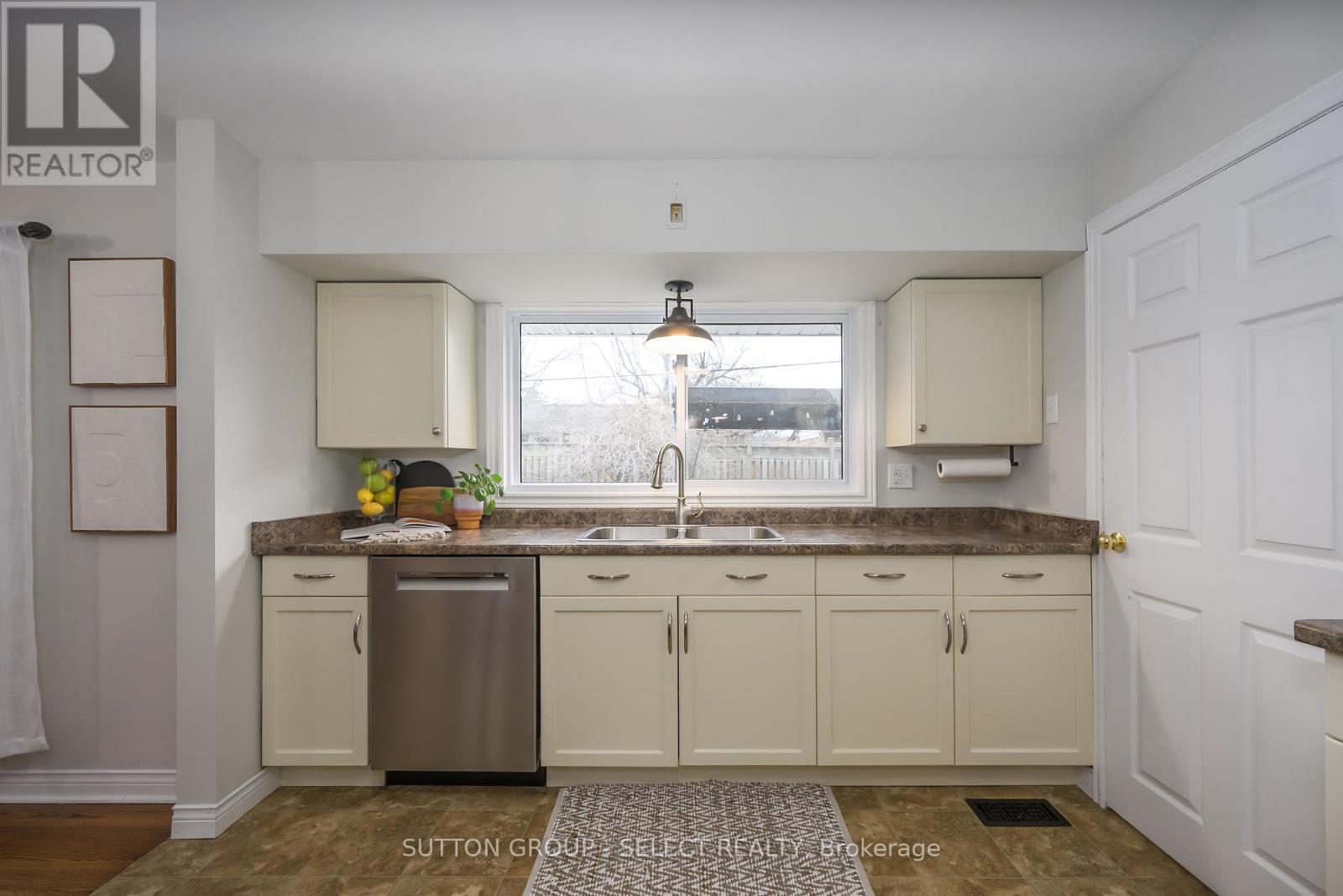 14 Maldon Road, London North, Ontario  N6G 1W1 - Photo 22 - X12869980