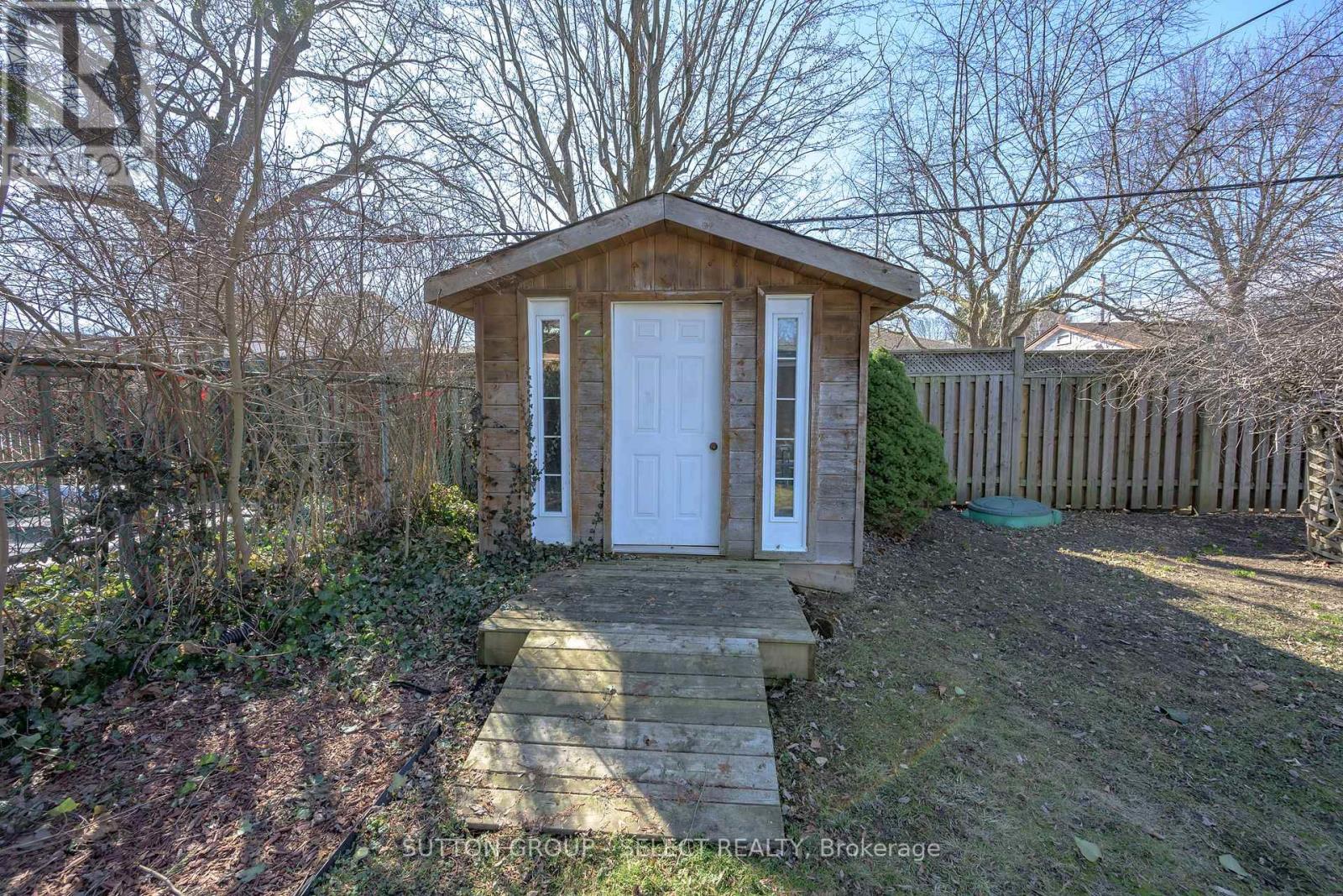 14 Maldon Road, London North, Ontario  N6G 1W1 - Photo 9 - X12869980