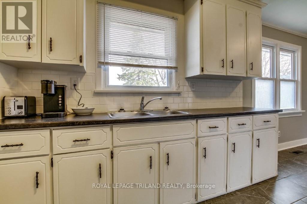 244 Forest Avenue, St. Thomas, Ontario  N5R 2K4 - Photo 8 - X12870038