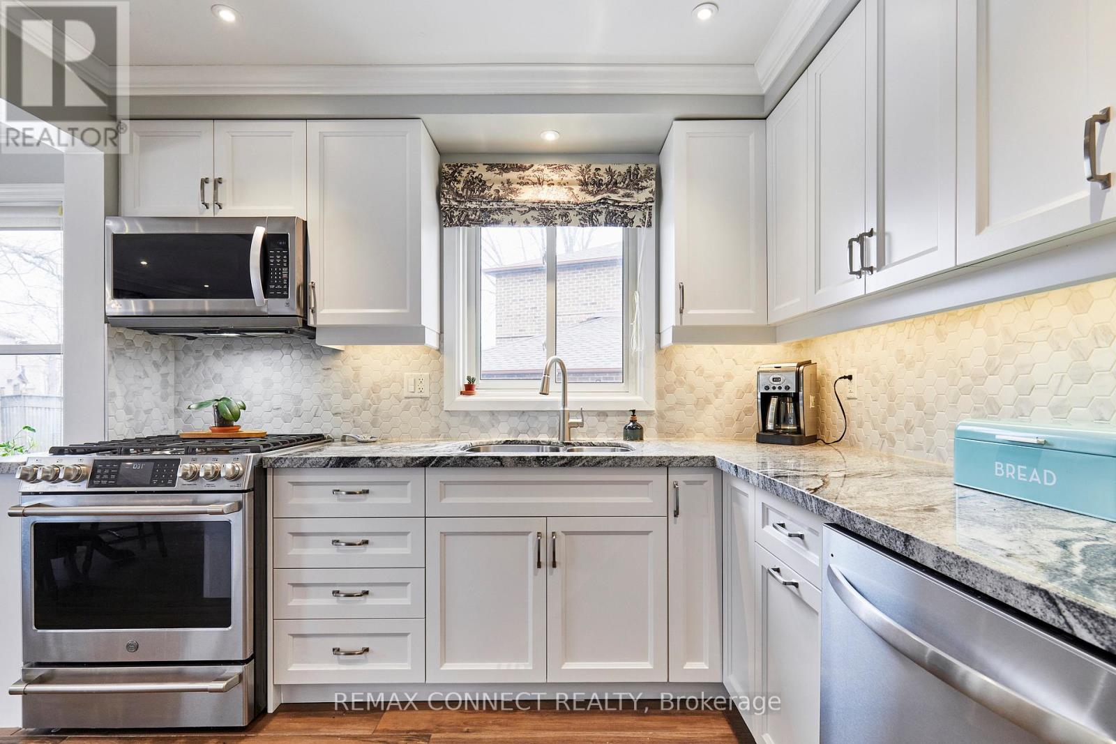 10 Nicholls Court, Ajax, Ontario  L1T 1X6 - Photo 18 - E12869884