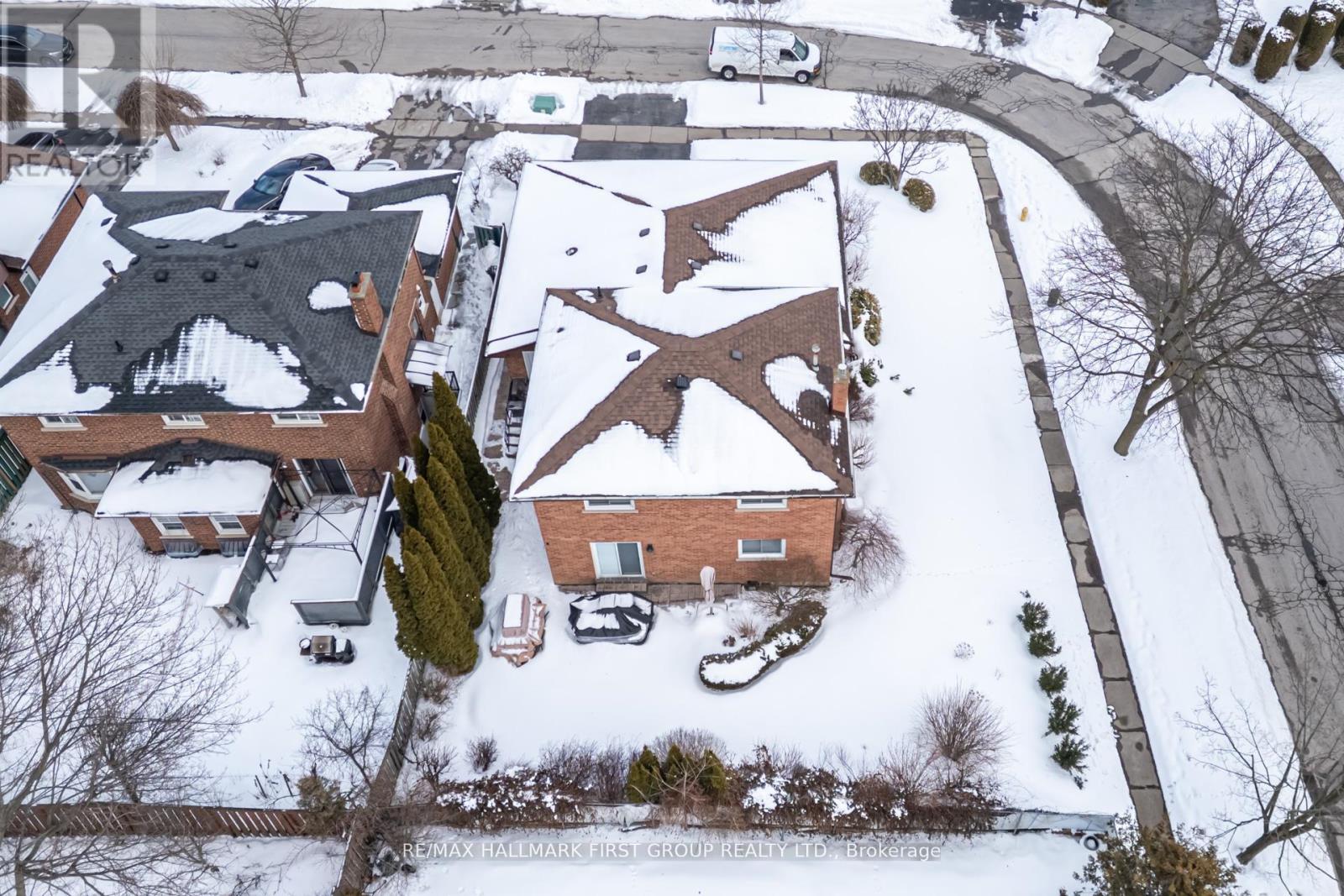 520 Mcleod Crescent, Pickering, Ontario  L1W 3M5 - Photo 4 - E12869950