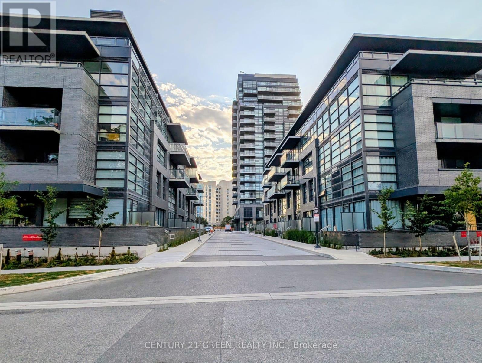 323C - 1612 CHARLES STREET, Whitby, Ontario