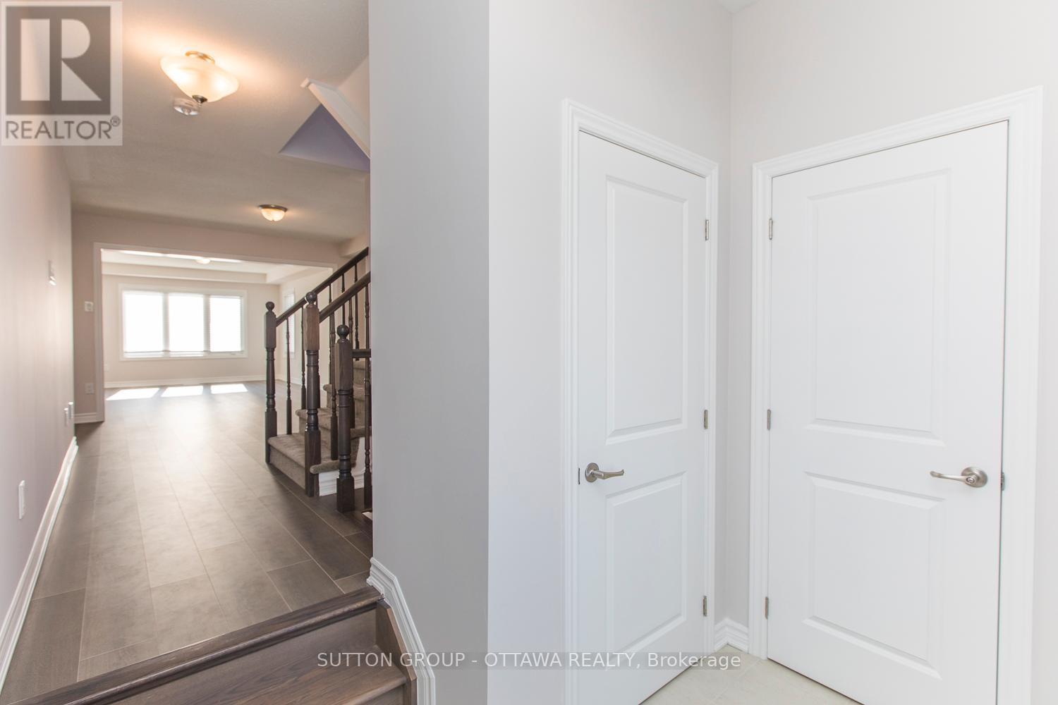 3074 Freshwater Way, Ottawa, Ontario  K2J 6L2 - Photo 2 - X12869938