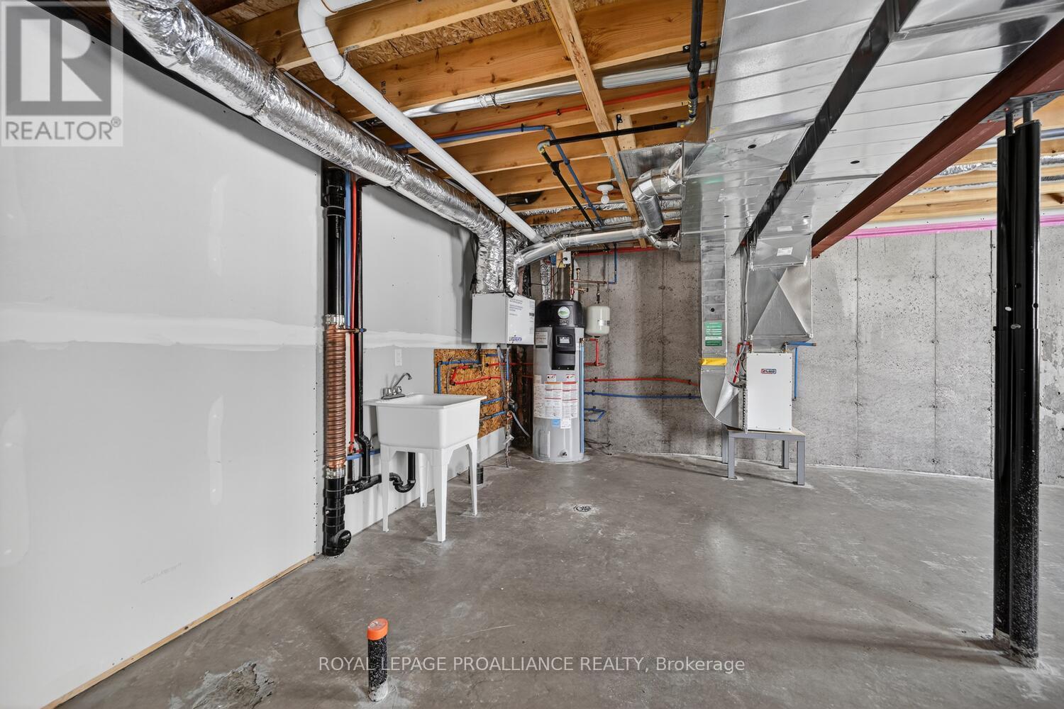 9 Ben Tekamp Terrace, Brockville, Ontario  K0E 0E8 - Photo 33 - X12110973