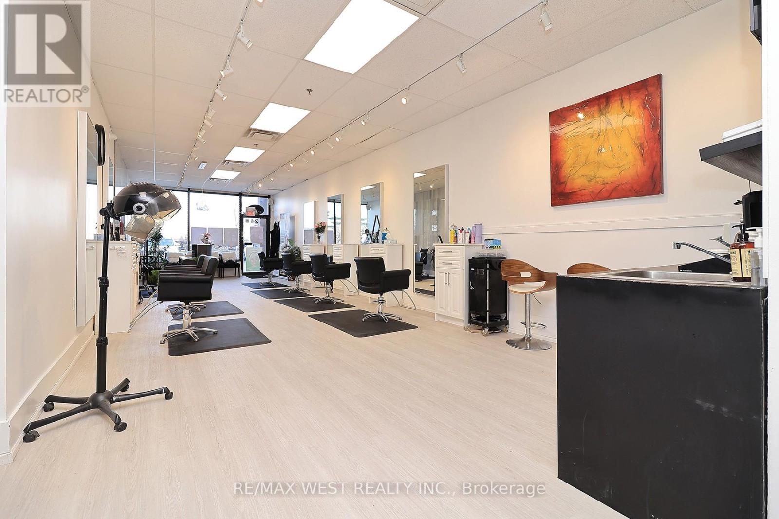 24 - 90 Winges Road, Vaughan (Pine Valley Business Park), Ontario  L4L 6A9 - Photo 10 - N12869874