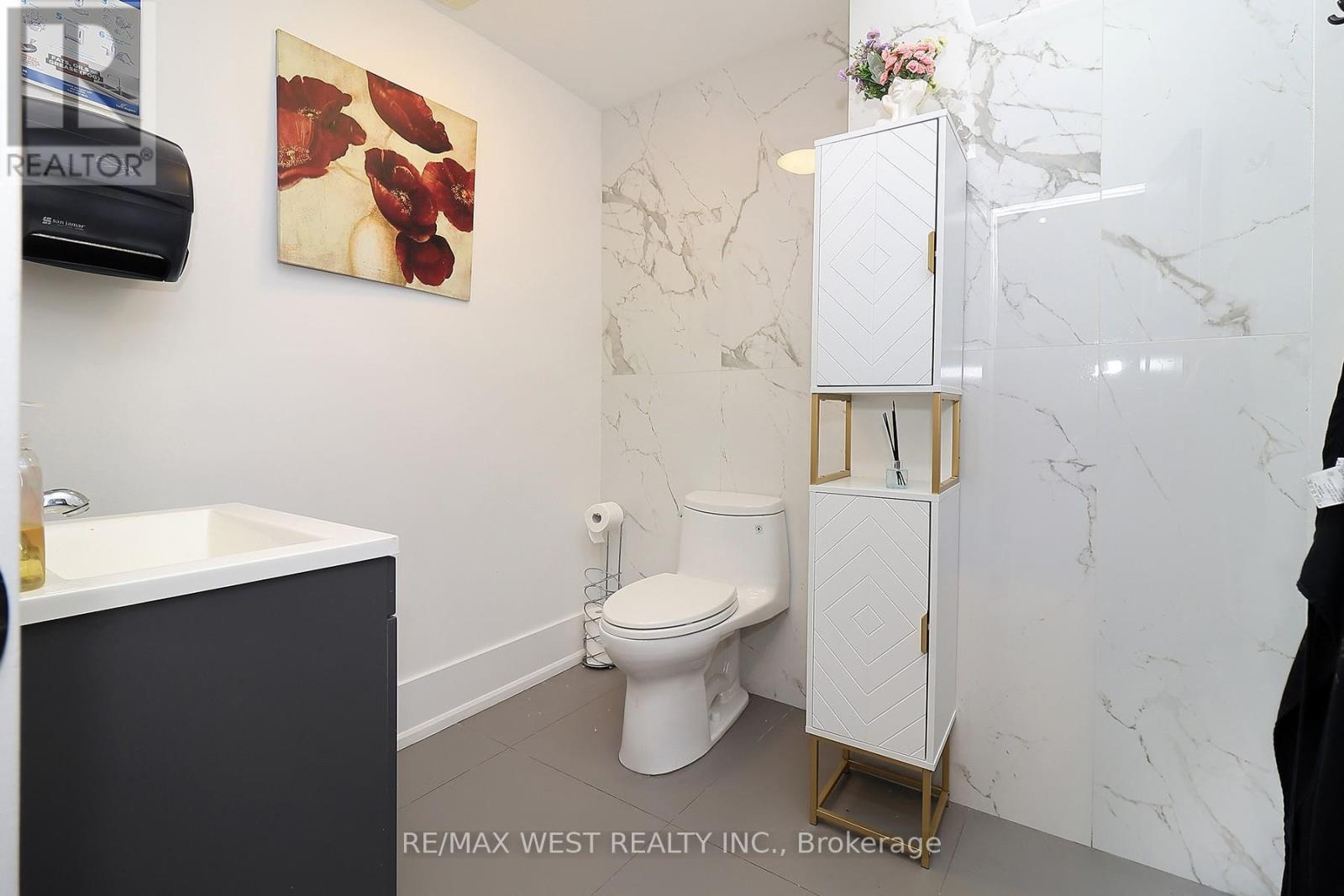 24 - 90 Winges Road, Vaughan (Pine Valley Business Park), Ontario  L4L 6A9 - Photo 17 - N12869874