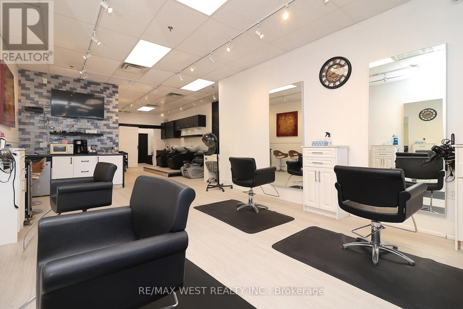 24 - 90 Winges Road, Vaughan (Pine Valley Business Park), Ontario  L4L 6A9 - Photo 5 - N12869874