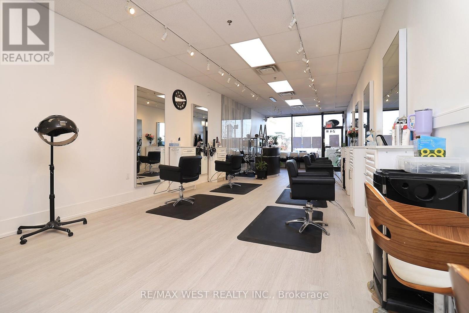 24 - 90 Winges Road, Vaughan (Pine Valley Business Park), Ontario  L4L 6A9 - Photo 8 - N12869874
