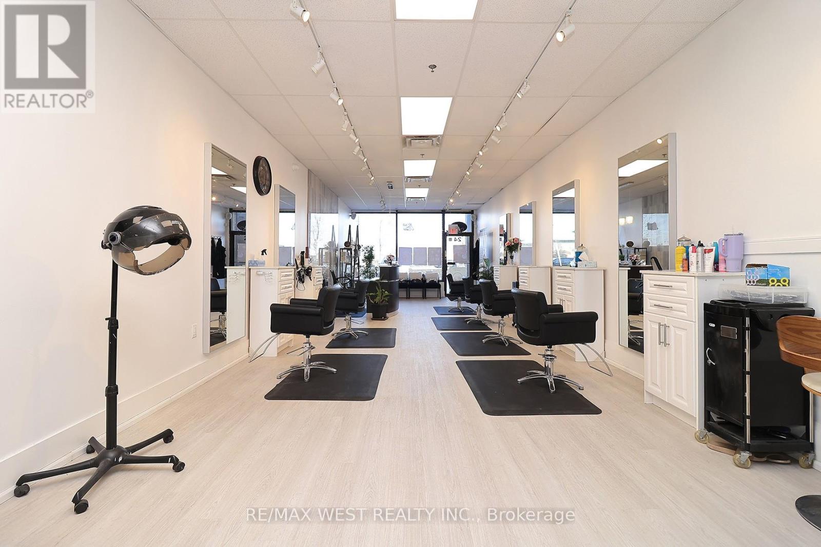 24 - 90 Winges Road, Vaughan (Pine Valley Business Park), Ontario  L4L 6A9 - Photo 9 - N12869874