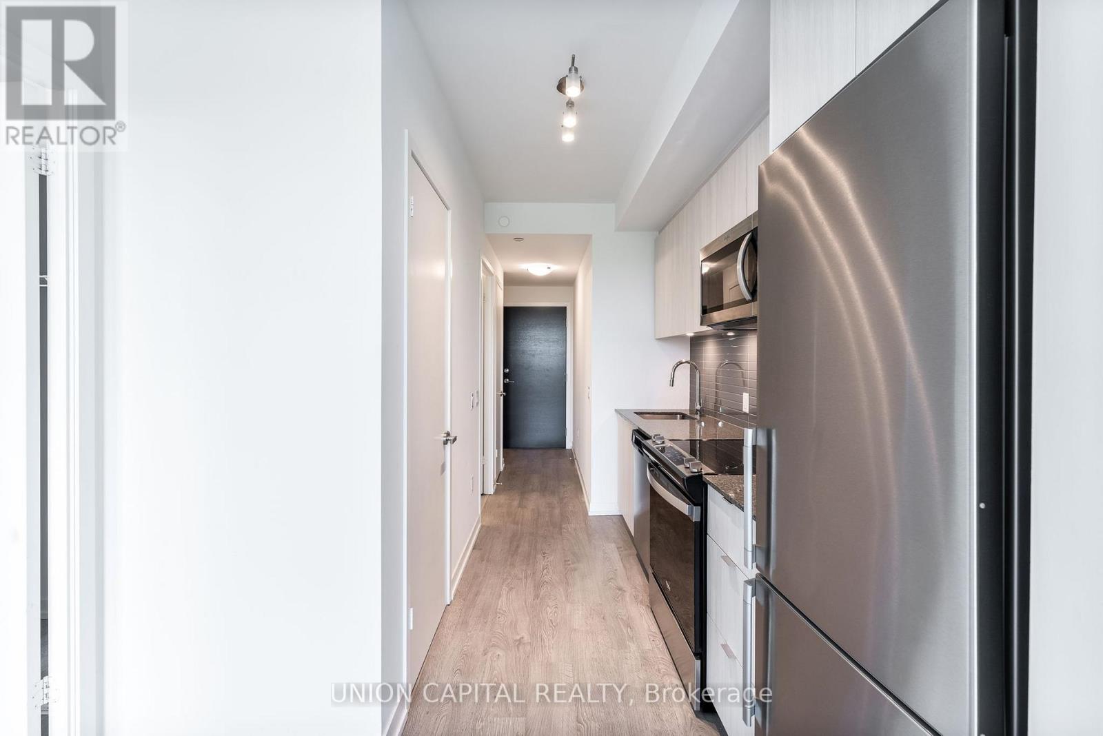 601w - 3 Rosewater Street E, Richmond Hill (South Richvale), Ontario  L4C 5T6 - Photo 7 - N12869894