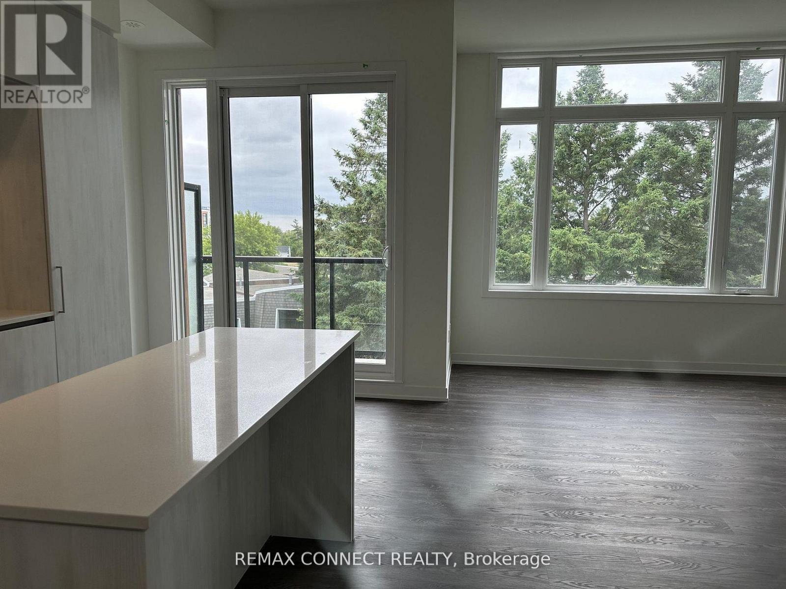 1518 - 11 David Eyer Road, Richmond Hill, Ontario  L4S 0N2 - Photo 4 - N12869930