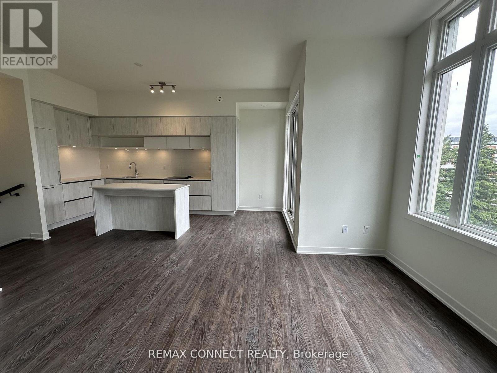 1518 - 11 David Eyer Road, Richmond Hill, Ontario  L4S 0N2 - Photo 6 - N12869930