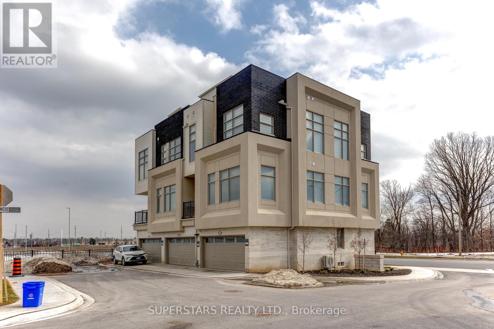 121 Markland Street, Markham, Ontario  L6C 3B5 - Photo 1 - N12869934