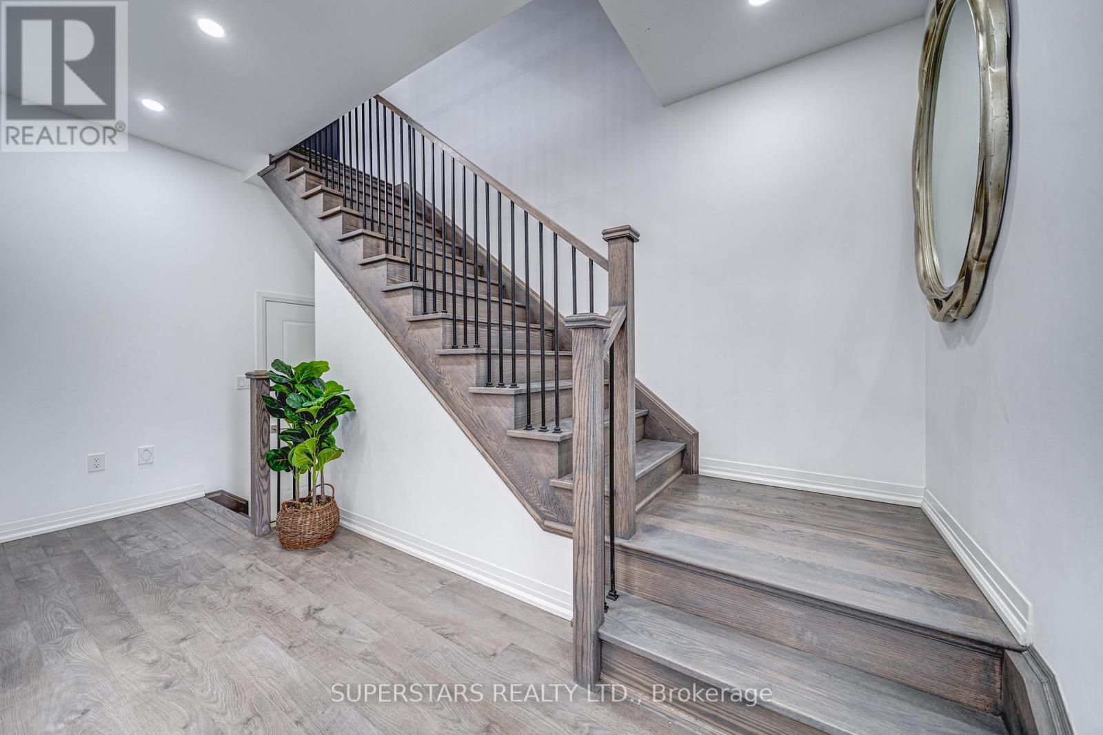 121 Markland Street, Markham, Ontario  L6C 3B5 - Photo 21 - N12869934