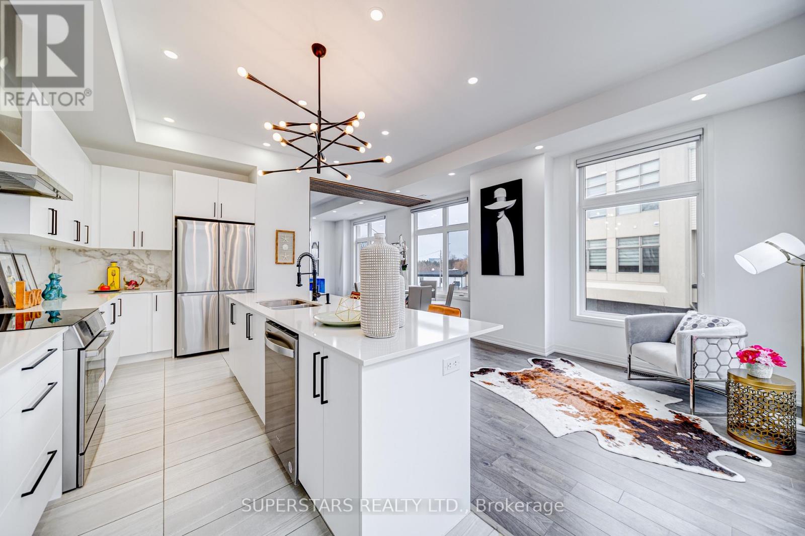 121 Markland Street, Markham, Ontario  L6C 3B5 - Photo 4 - N12869934