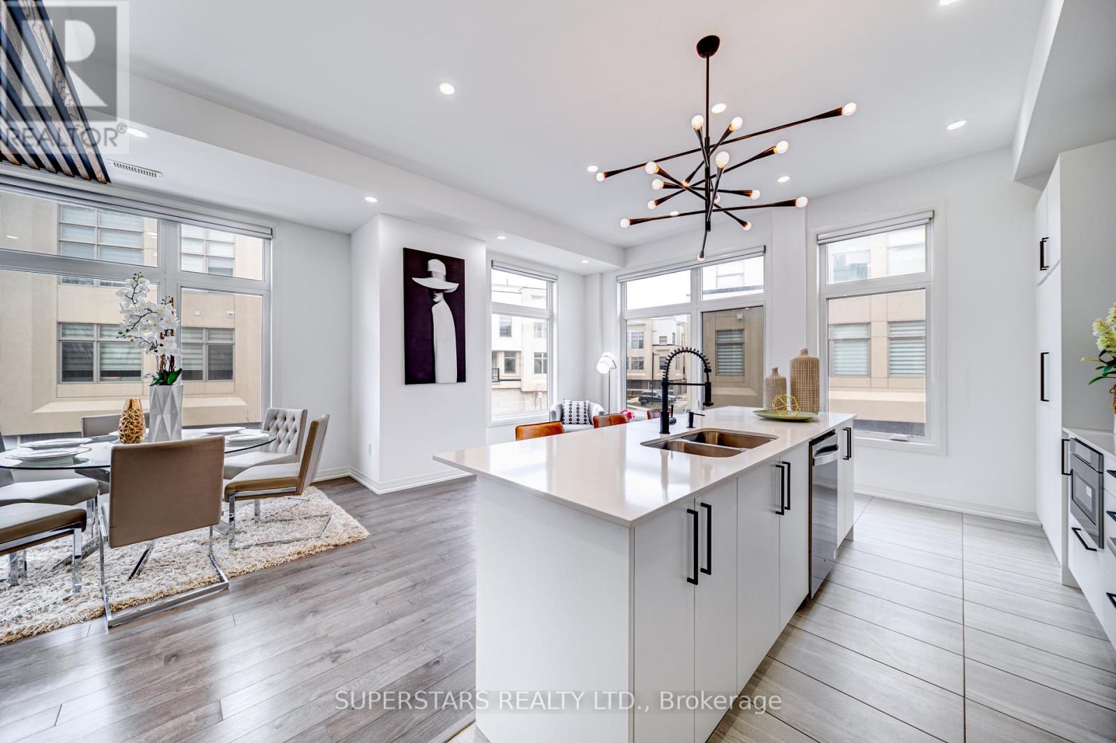 121 Markland Street, Markham, Ontario  L6C 3B5 - Photo 6 - N12869934