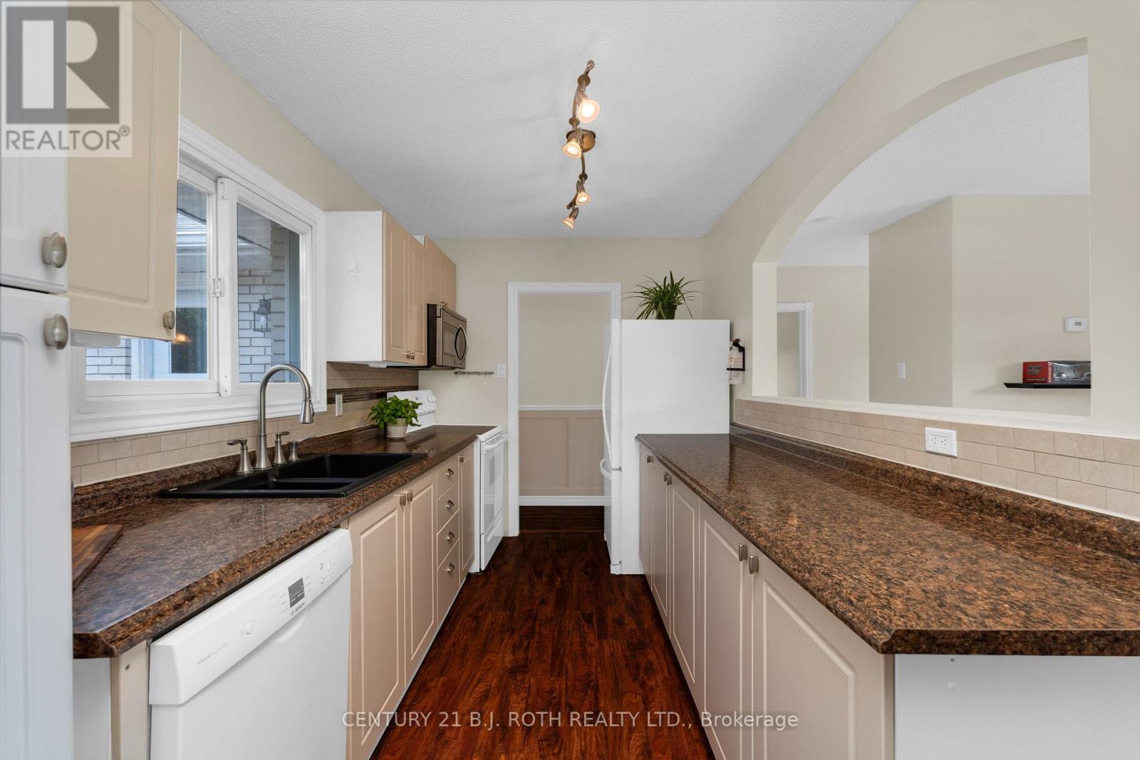 2068 Craig Road, Innisfil (Alcona), Ontario  L9S 1T2 - Photo 12 - N12869964